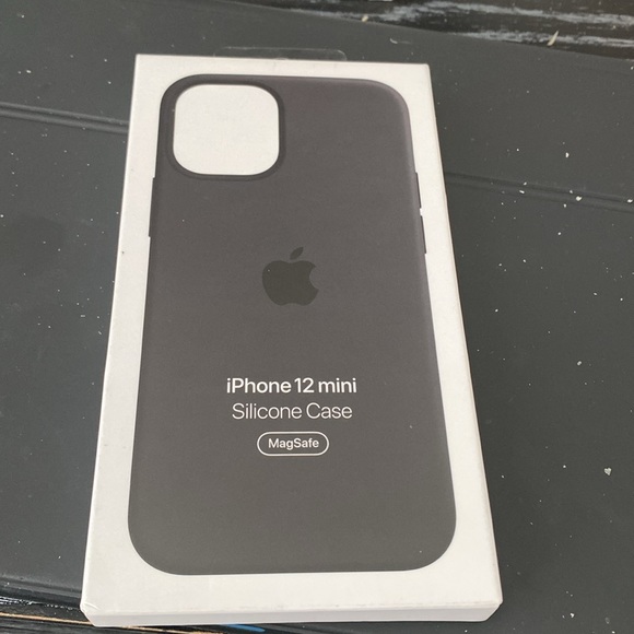 Apple iPhone 12 Mini Pro Max Midnight Silicone Case MagSafe (New) - Picture 6 of 6